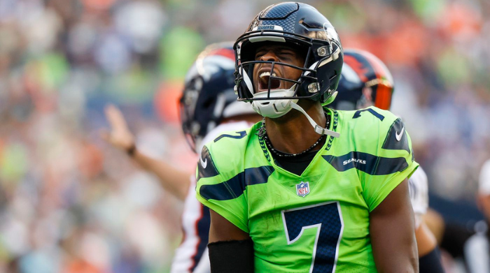 geno smith signs new contract deal