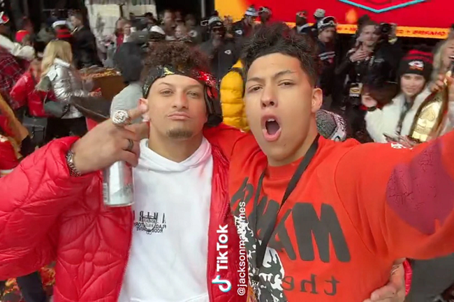 jackson mahomes arrested for sexual battery