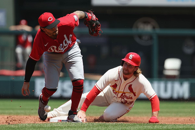 reds vs cardinals betting predictions