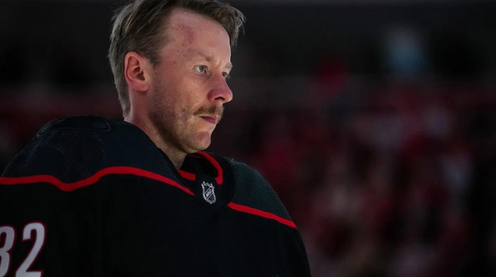 raanta called back by the hurricanes