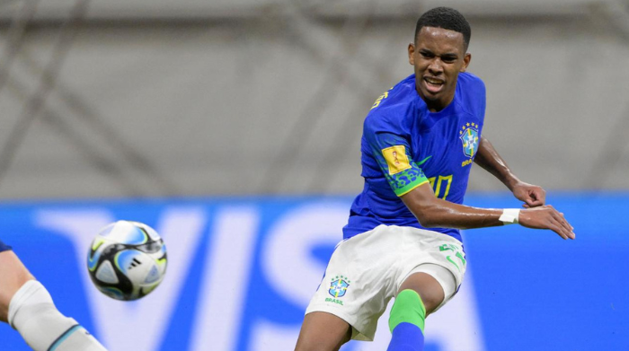 chelsea enters talks over £39m for estevao willian