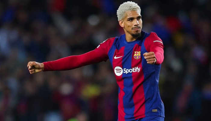 Barcelona set €100m asking price for Araujo