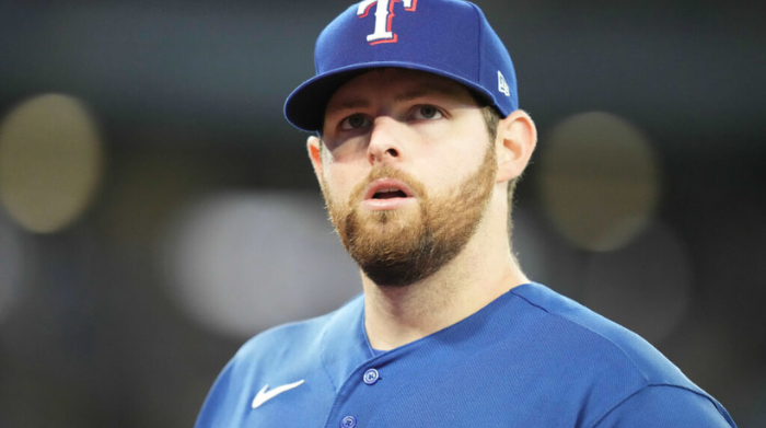 montgomery makes deal with diamondbacks