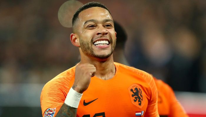 depay consider france return