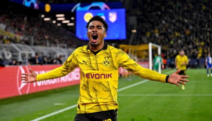 ian maatsen infroms chelsea of his dortmund plans
