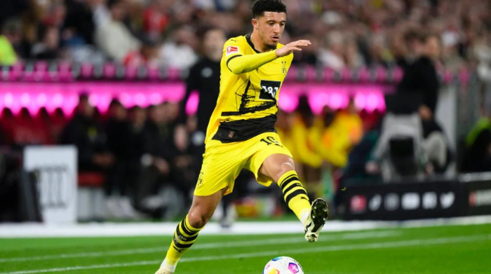 jadon sancho stuns fans after borussia dortmund