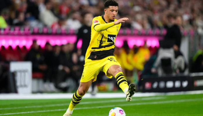 jadon sancho stuns fans after borussia dortmund