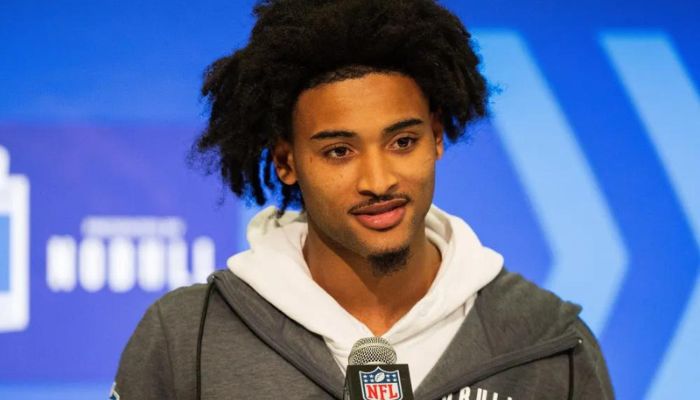 wiggins becomes first first rounder to sign contract