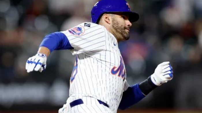 martinez makes 321st career hr his first walk-off shot