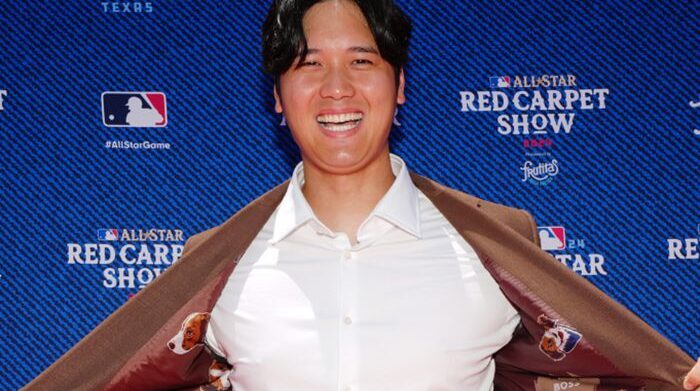 ohtani stuns at all star red carpet with unique suit